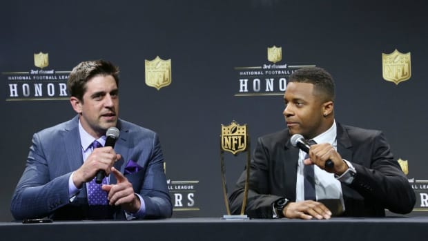 green-bay-packers-aaron-rodgers-randall-cobb-graduation.jpg